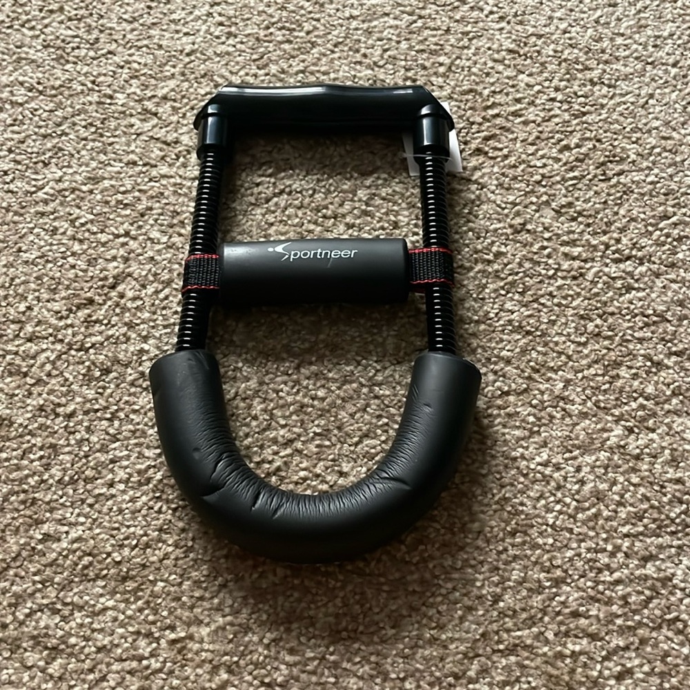 Wrist strength exerciser
